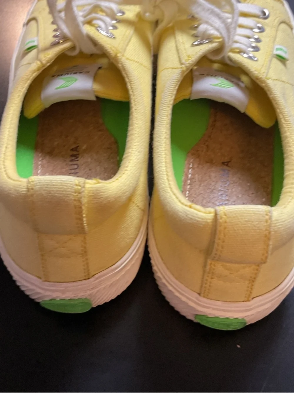 Cariuma OCA Low Top Sneakers Yellow Canvas Women’s Size 7 Casual Comfortable - Picture 7 of 11